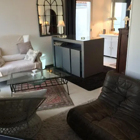 4 Personnes Proche Centre De Avec Terrasse Et Parking Prive - Fr-1-494-88 *